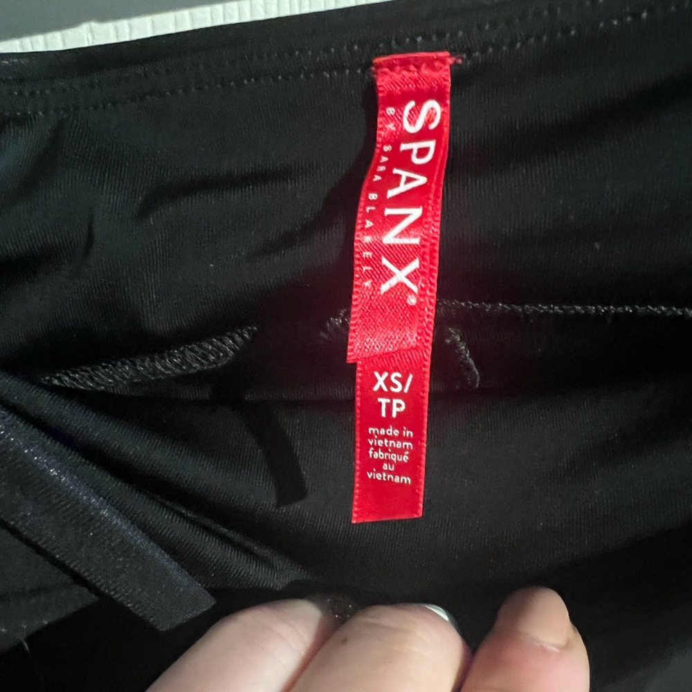 Spanx Faux Leather Moto Leggings Black Size XSmall - Picture 8 of 10